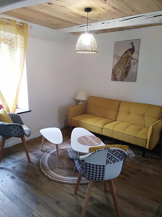 Appartement Cozy Dans Maison Privee Tauves Eksteriør bilde