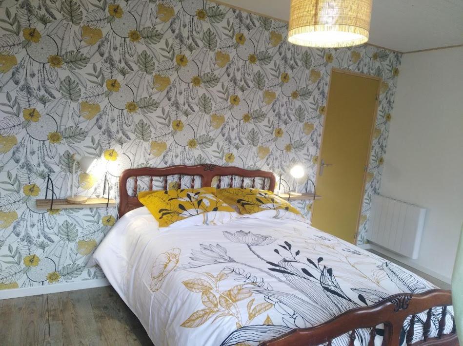 Appartement Cozy Dans Maison Privee Tauves Eksteriør bilde