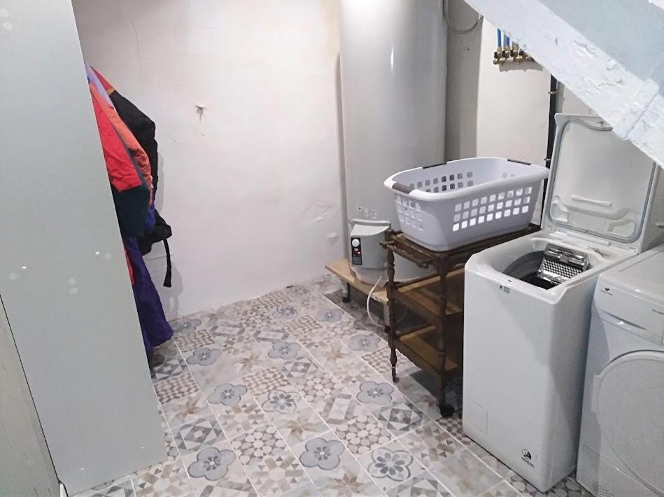 Appartement Cozy Dans Maison Privee Tauves Eksteriør bilde
